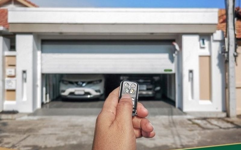 Remote Cửa cuốn Không Điều Khiển Được - Nguyên Nhân & Cách Khắc Phục Cửa Cuốn Đà Nẵng Chính Hãng Giá Tốt Mới Nhất 2026 | Austdoor Hoàng Gia remote cửa cuốn không điều khiển được