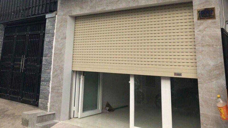 Bật Mí Thông Tin Nên Lắp Cửa Cuốn Trong Hay Ngoài Cửa Cuốn Đà Nẵng Chính Hãng Giá Tốt Mới Nhất 2026 | Austdoor Hoàng Gia Nên Lắp Cửa Cuốn Trong Hay Ngoài